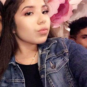 Meet your Posher, Daniela